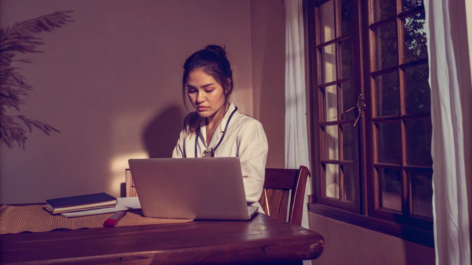 Cover Image: IMGs Reviewing a Residency Document Request