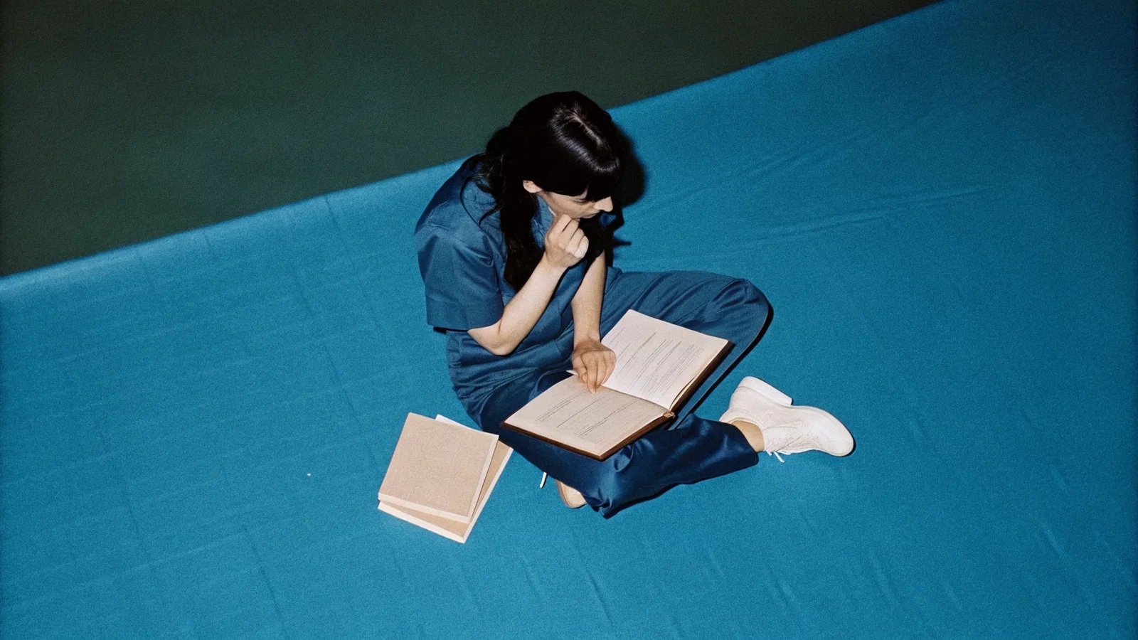 Medical student shadowing residents during a Sub-Internship